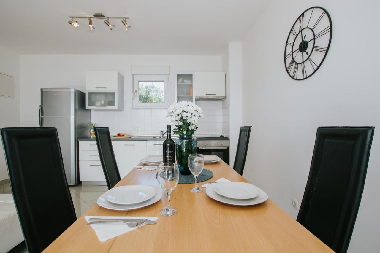 Appartamento Apartman Sunny Traù Esterno foto