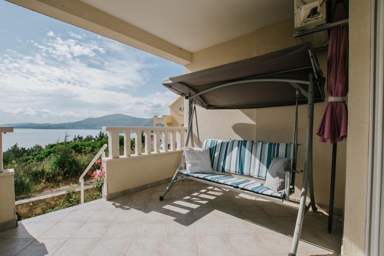 Appartamento Apartman Sunny Traù Esterno foto