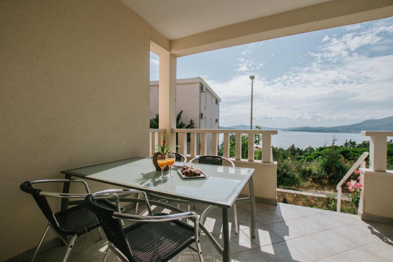 Appartamento Apartman Sunny Traù Esterno foto